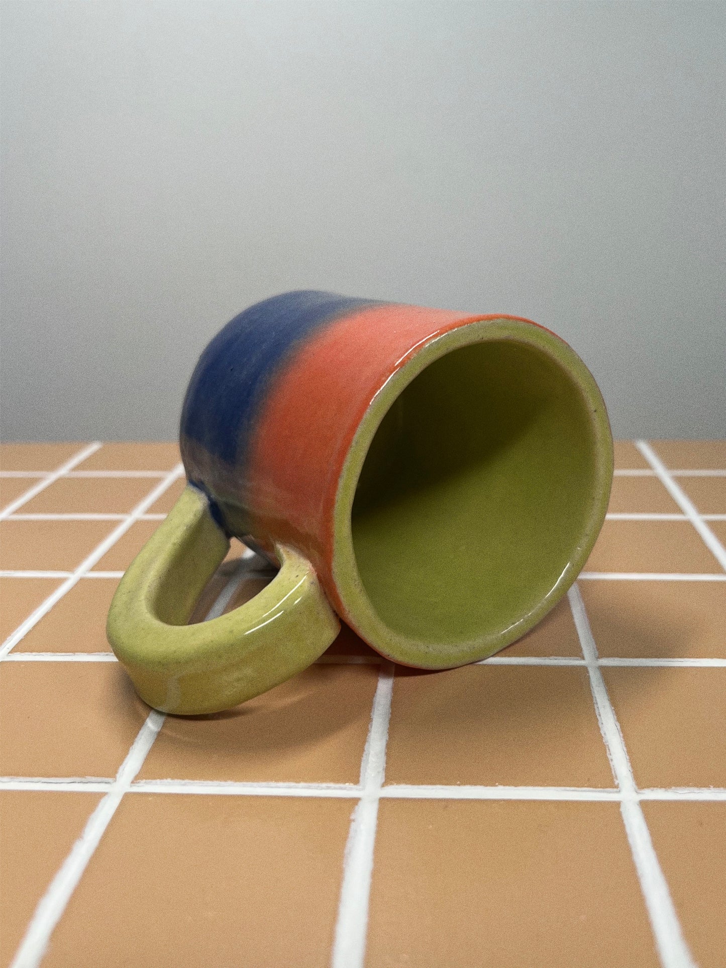 Gradient green mug